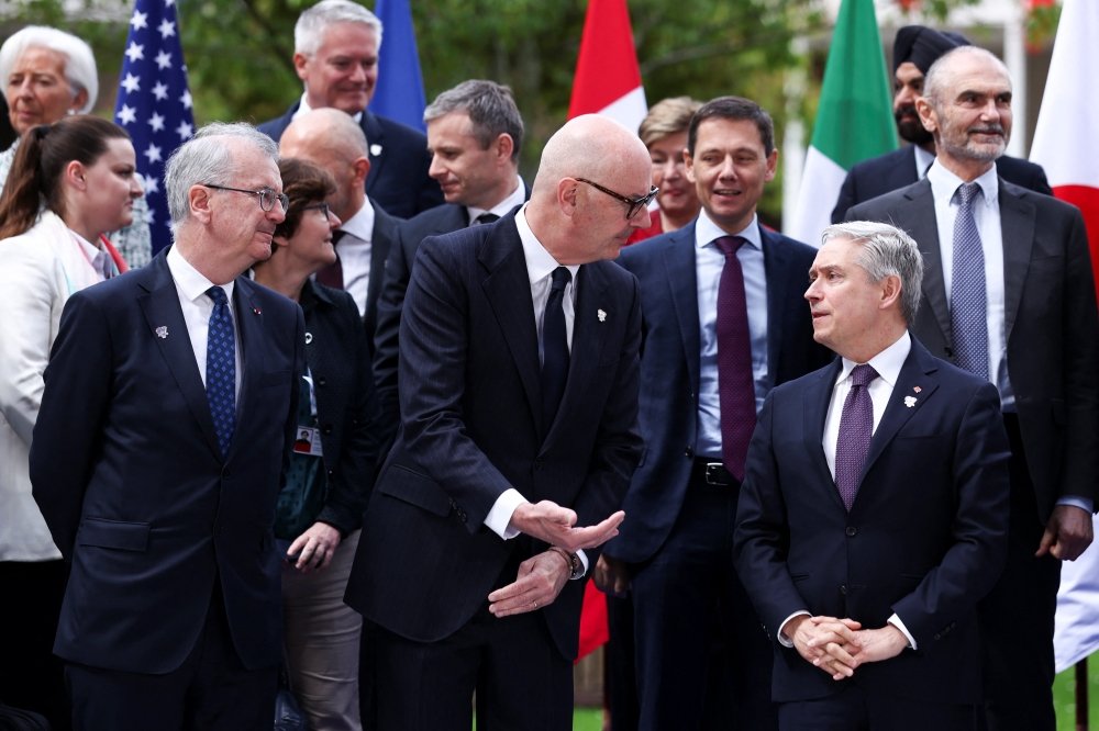 G7 Finance Ministers Push for Safe Transit Through Strait of Hormuz