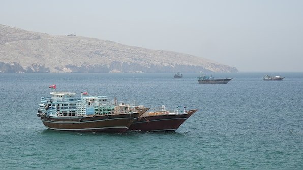 Oman Proposes Hormuz Transit Fee Plan After U.S.-Iran War