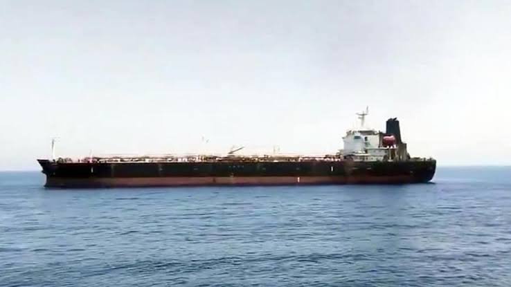 Tanker Crews Offered Six Months' Extra Pay to Sail Through Strait of Hormuz: Report