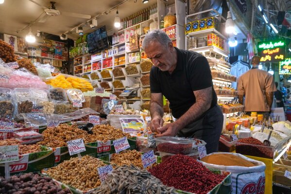 Iranian Families Struggle to Afford Basic Necessities as Economic Crisis Deepens