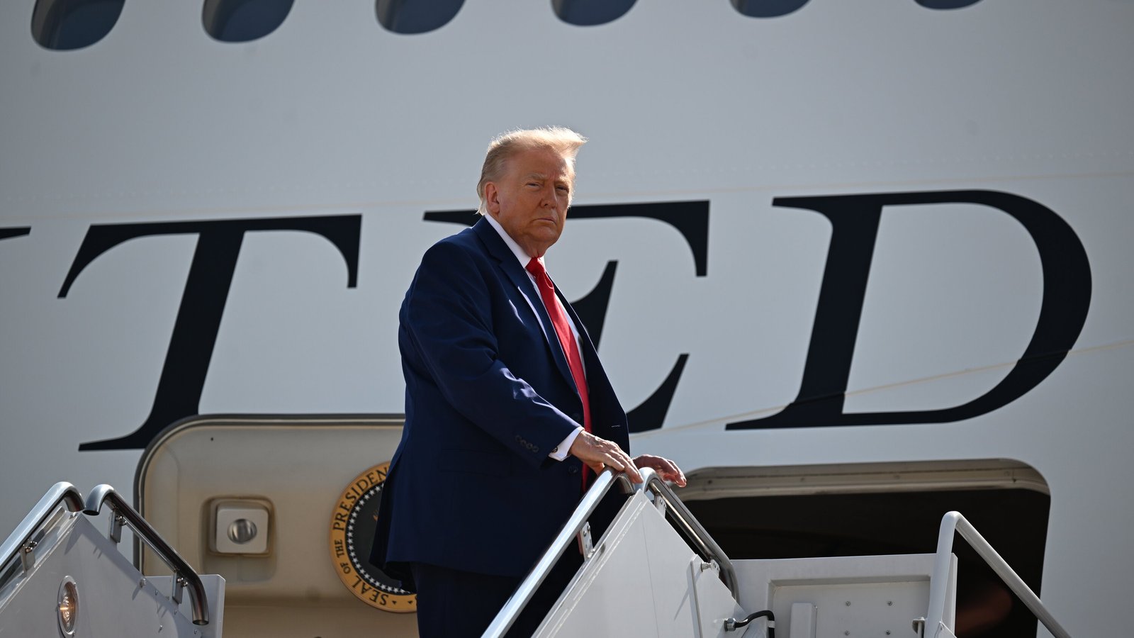 Trump’s Iran Strategy Stalls as War Enters Its Sixth Month
