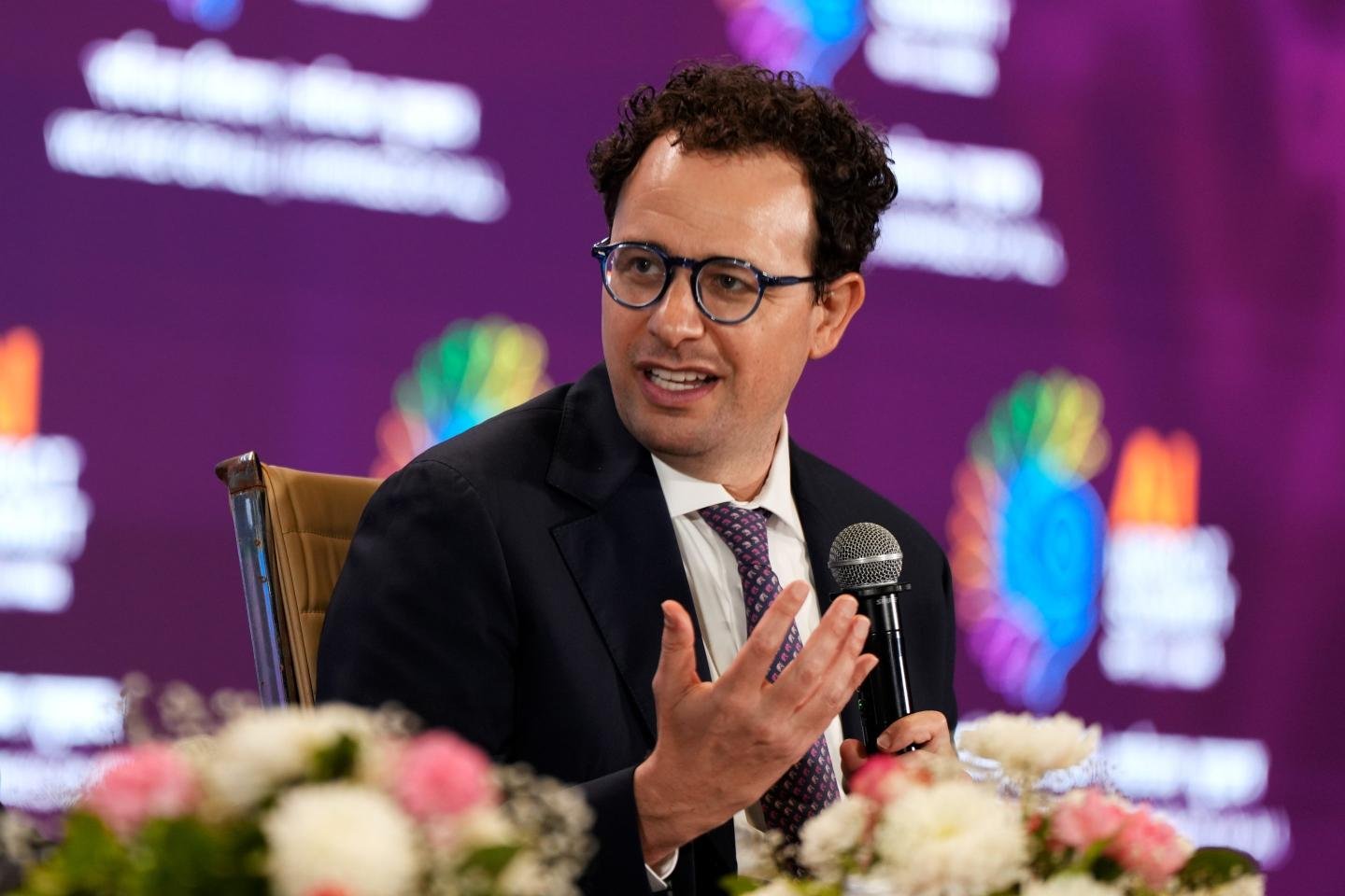 Anthropic CEO Calls for Slower Pace of AI Development