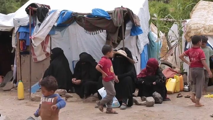 112,000 Displaced in Yemen as Houthi Advance Intensifies Fighting