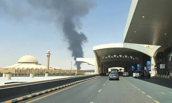 Black Smoke Rises Near Riyadh Airport After Saudi Arabia Issues Danger Alert