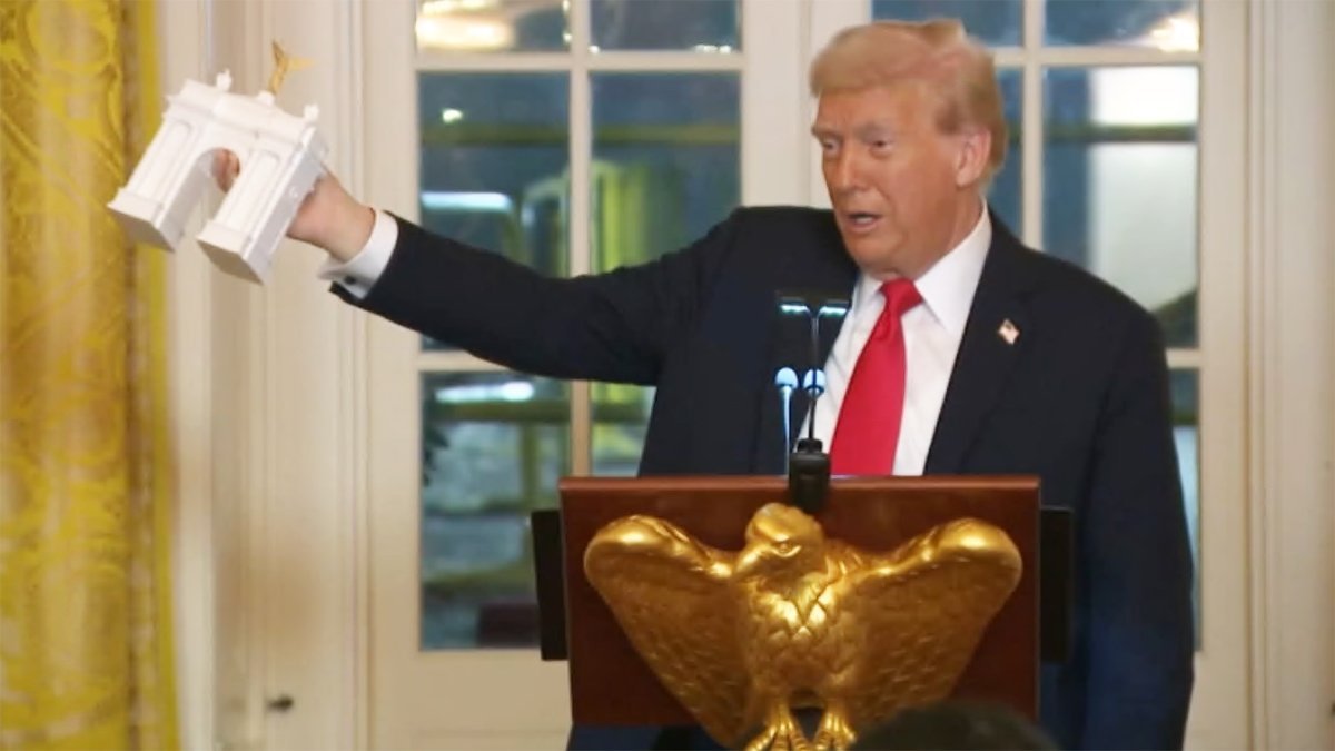 Trump Faces Criticism Over National Security Case for Washington Arch