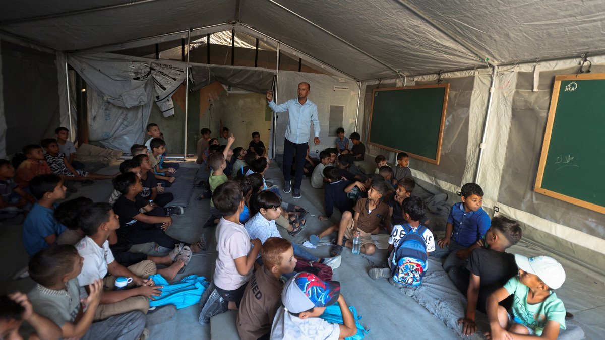 Gaza Students Return to Classrooms After Three Years