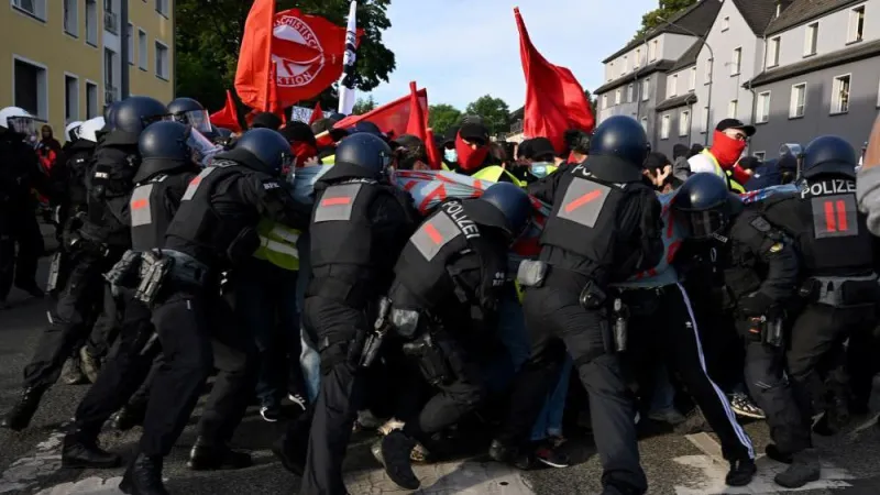 Protests on the Streets of Germany's AfD Electoral Convention, Tension Amidst Clashes with Police