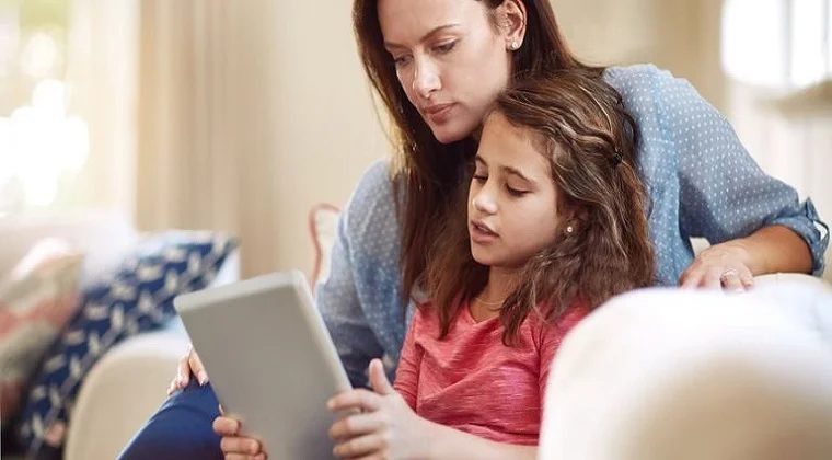 Experts Say Social Media Isn’t Ruining Kids, Offer Tips for Parents