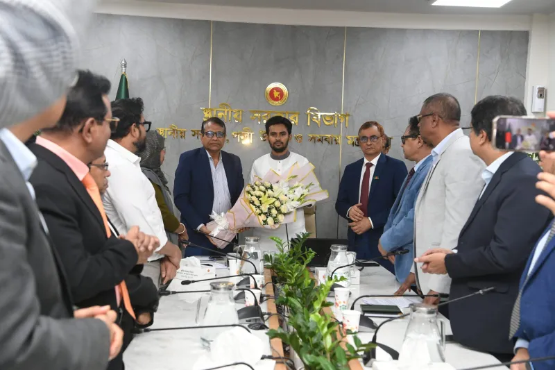 স্থানীয় সরকার উপদেষ্টা আসিফ মাহমুদের সম্মানে বিদায়ী সংবর্ধনা অনুষ্ঠিত