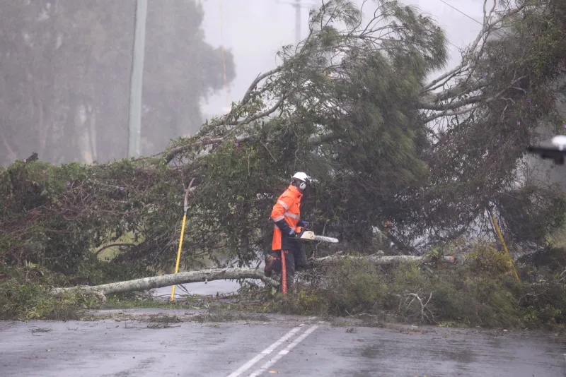 Cyclone Alfred Triggers Warning on Australia's East Coast, Millions Prepare for Safety