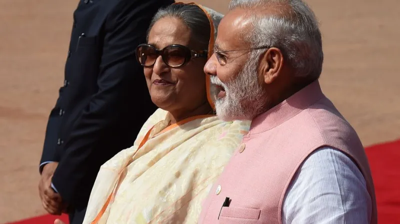শেখ হাসিনাকে রাজনৈতিক কর্মকাণ্ডের অনুমতি নেই বলছে ভারত। তবে ভূরাজনীতি কি বলছে ভিন্ন কোনো গল্প?