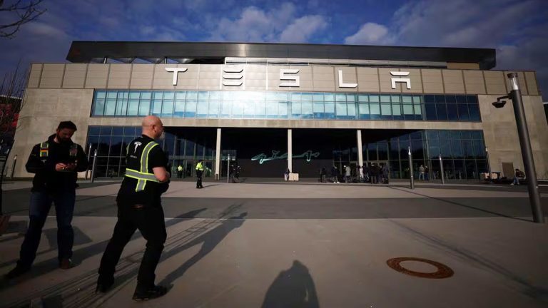 Radical leftist attack in Germany, Tesla factory shut down