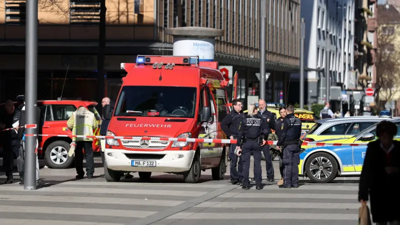 Car rams into crowd in Mannheim, Germany - At least one dead, several seriously injured