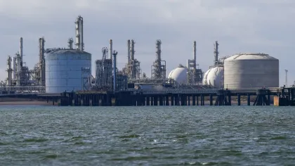Brent Crude Surges Above $100 as Middle East War Threatens Oil Supplies