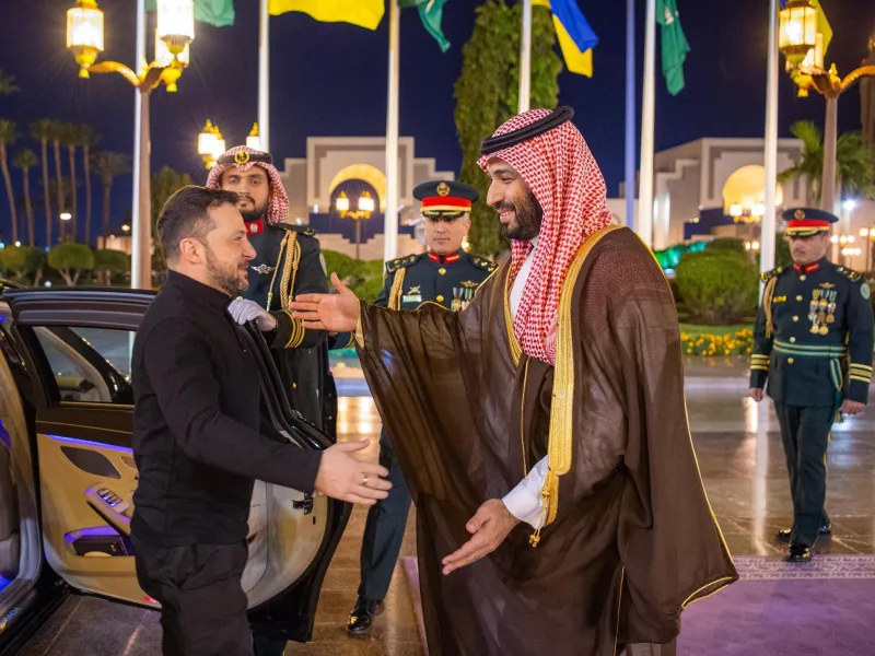 Ukrainian President Volodymyr Zelensky Arrives in Saudi Arabia for Key Talks with US Officials