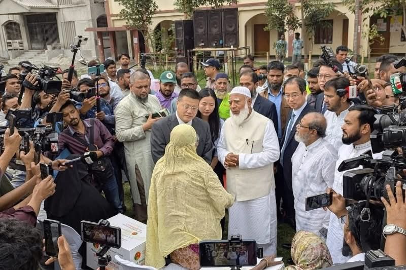 উপস্থিতি কি কেবল আনুষ্ঠানিক, নাকি এর পেছনে অন্য বার্তা?