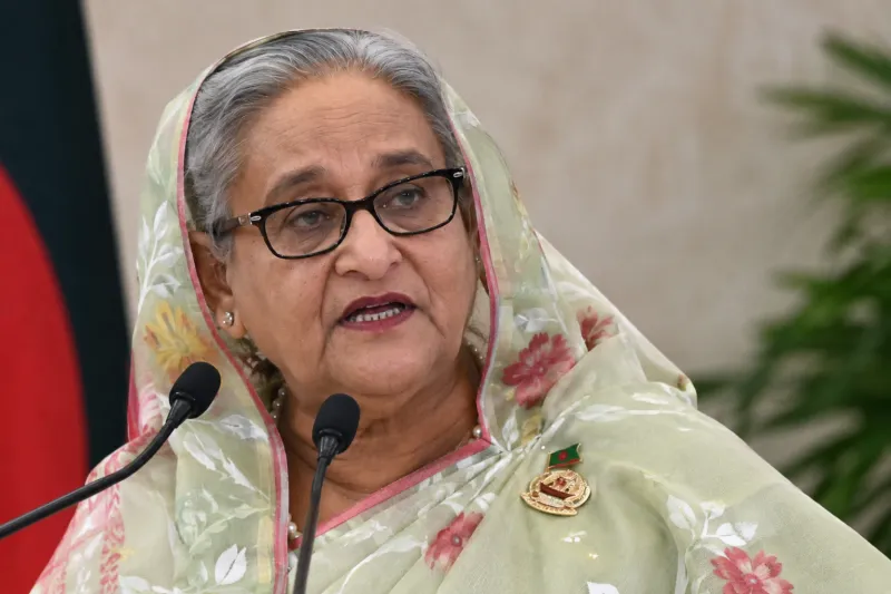 শেখ হাসিনাসহ ৭ পলাতক আসামিকে আত্মসমর্পণের নির্দেশ, পত্রিকায় বিজ্ঞপ্তি দেওয়ার আদেশ ট্রাইব্যুনালের