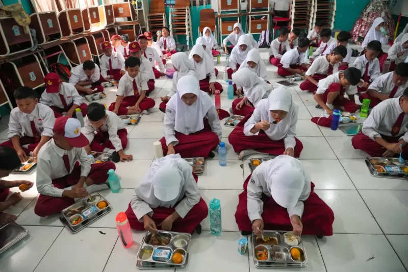 Indonesia Launches First-Ever Free Meal Program for Schoolchildren and Pregnant Women