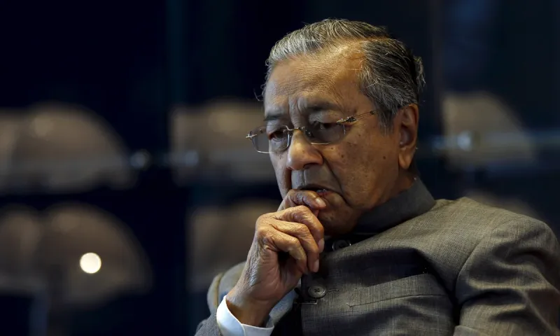 Former Malaysian Prime Minister and Centenarian Mahathir Mohamad Hospitalized Due to Fatigue