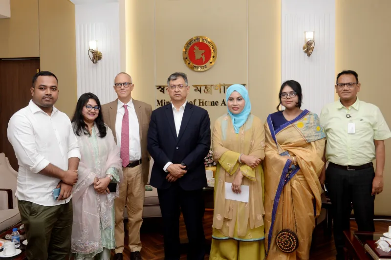 সাইবার বুলিং ঠেকাতে আইনগত সুরক্ষা নিয়ে স্বরাষ্ট্রমন্ত্রীর সঙ্গে আইআরআই প্রতিনিধিদলের বৈঠক