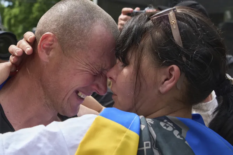 At Least 12 Ukrainian Civilians Killed in Russian Missile Strikes Just Four Hours After Major Prisoner Exchange