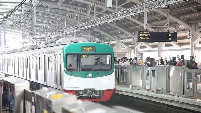 মেট্রোরেল দুর্ঘটনায় সরকারের দ্রুত পদক্ষেপ