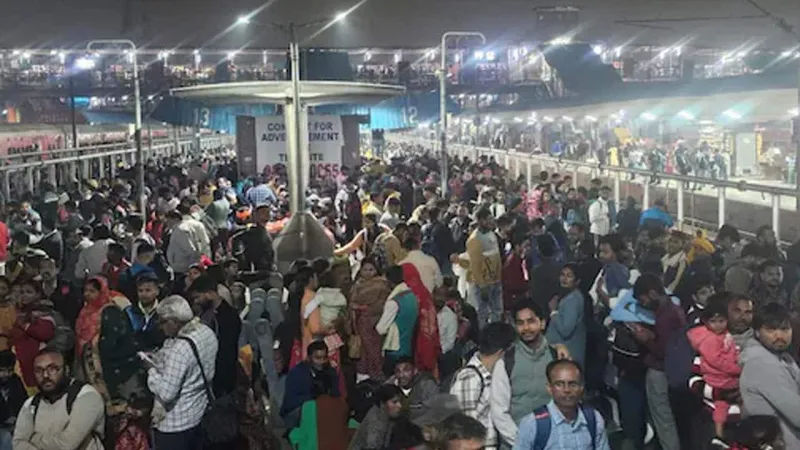 Railway Station Tragedy in Delhi, India – 18 Lives Lost, Including 14 Women and 3 Children, Due to Stampede in Intense Crowd