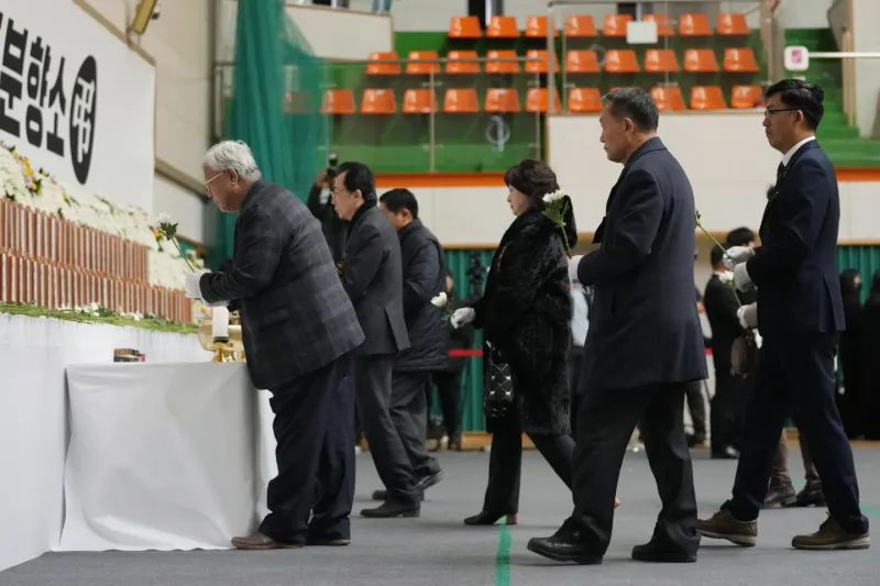 179 Killed in Plane Crash, South Korea Declares Seven Days of National Mourning