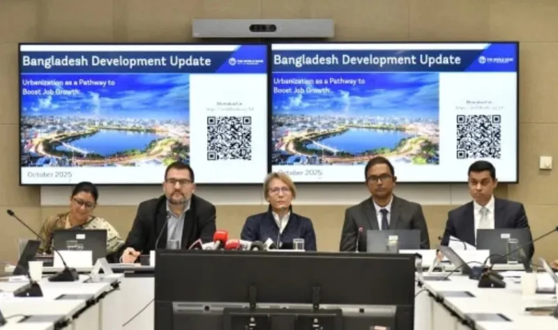 অর্থনীতির গতি ফেরাতে বড় সংস্কারের তাগিদ, বাংলাদেশের প্রবৃদ্ধি ৩.৪ শতাংশে নামাল বিশ্বব্যাংক
