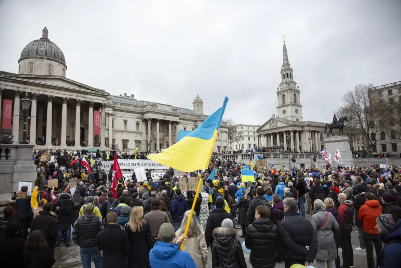 Strong British Support for Ukraine – Thousands March in London Towards Russian Embassy