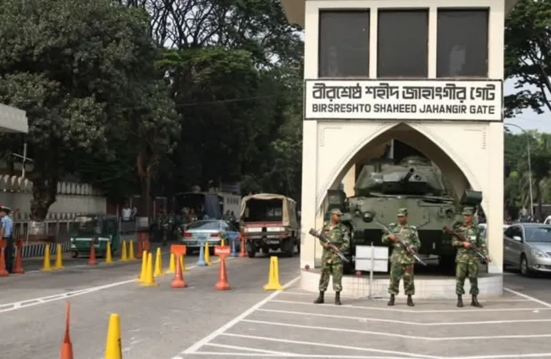 ঢাকা ক্যান্টনমেন্টে ‘অস্থায়ী কারাগার’ ঘোষণা ও সেনা হেফাজত: আইন, প্রশ্ন ও জনতার উদ্বেগ