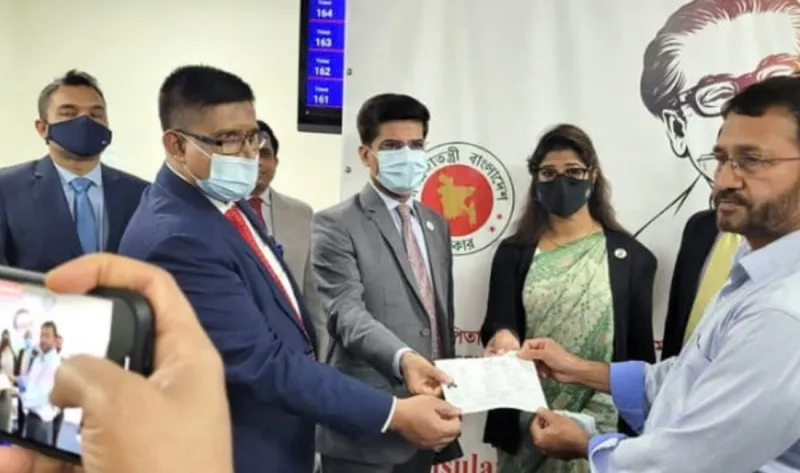 নিউইয়র্কে বাংলাদেশিদের জন্য বড় পরিবর্তন, কনস্যুলার ফি দিতে এখন লাগবে ডেবিট-ক্রেডিট কার্ড