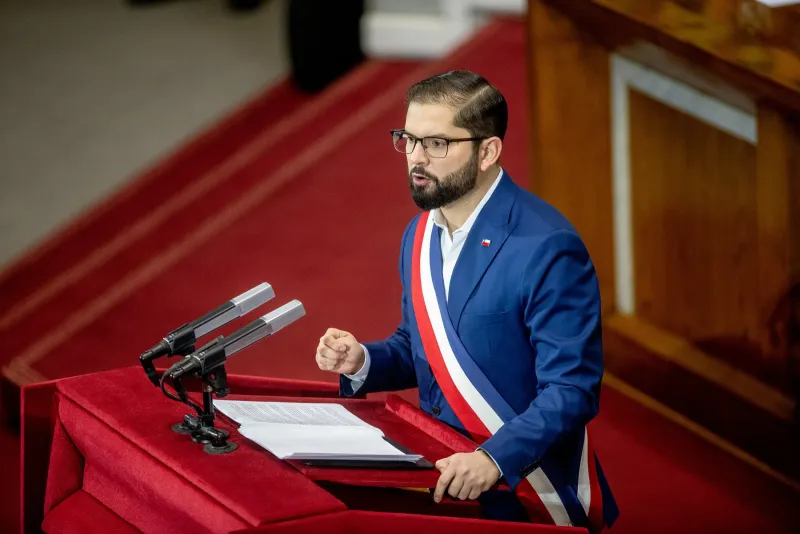 Chilean President Gabriel Boric Announces Strong Stance on Arms Embargo Against Israel – Summons Israeli Ambassador for Questioning
