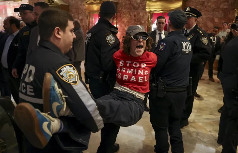 Jewish Organization Protests for Mahmoud Khalil’s Release – 98 Arrested at Trump Tower in New York