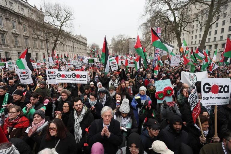 Thousands Rally in London in Support of Palestinians Despite Police Restrictions