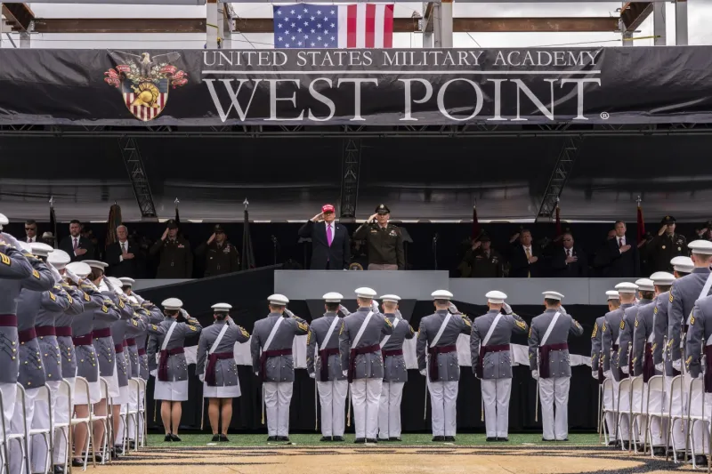 “Focus on the Flag, Not Drag Shows” — President Trump’s Strong Message at West Point Commencement