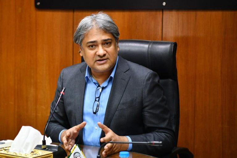 Emphasized the need for more professionalism and integrity in the media : Mohammad Ali Arafat