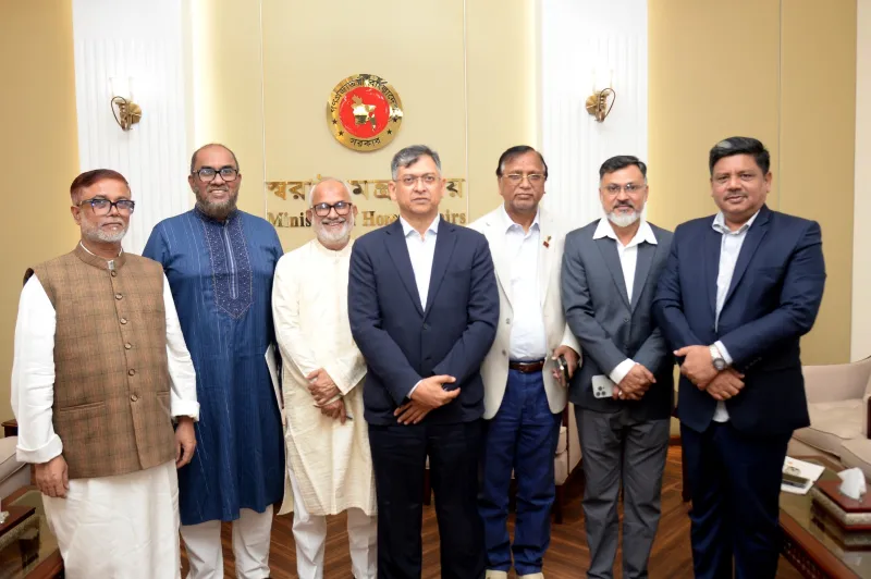 সচিবালয়ে স্বরাষ্ট্রমন্ত্রীর সঙ্গে ছয় সিটির প্রশাসকদের বৈঠক