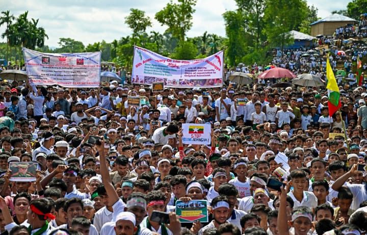 নিরাপদ প্রত্যাবাসনের দাবিতে কক্সবাজারে রোহিঙ্গাদের সমাবেশ