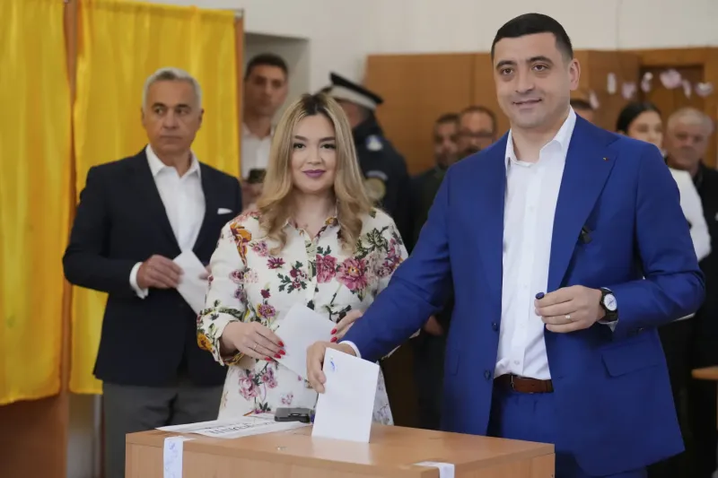 Runoff Presidential Election Underway in Romania Amid Intense Clash Between Far-Right and Pro-European Candidates
