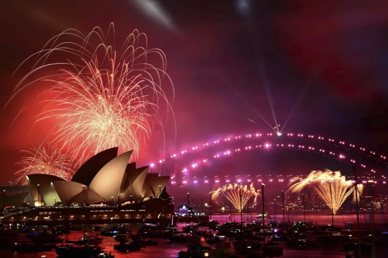 Colorful Festivities Light Up Sydney's Sky to Welcome Happy New Year 2025