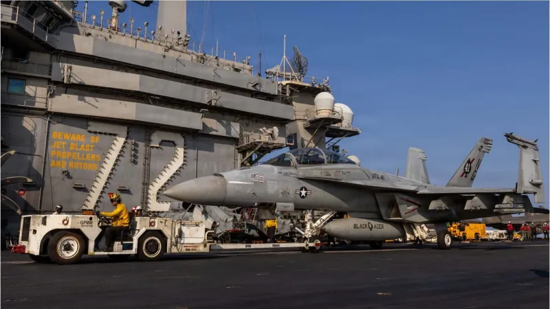 US Aircraft Carrier Abraham Lincoln Arrives in Thailand After 286 Days at Sea