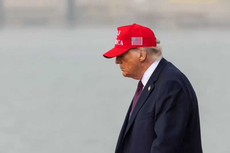 Trump Projects Strength Amid War and Economic Pressure as Midterms Approach