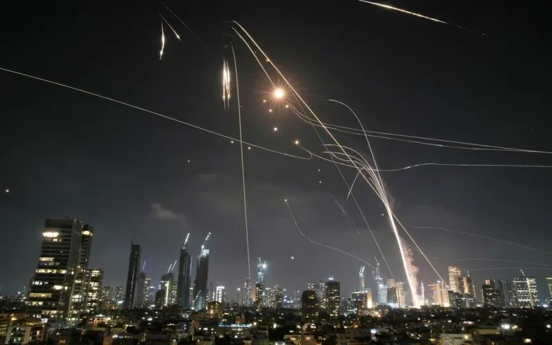 Iranian Missile Barrages Intensify as Operation Epic Fury Enters Day Four 🇺🇸 English Version
