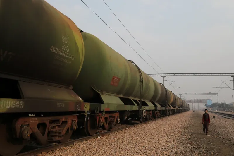U.S. Sanctions Russian Oil Majors Over Ukraine, Prompting India Jitters and Moscow Fury