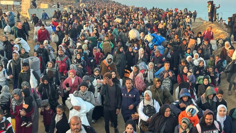 Amidst the Destruction in Gaza – A Day of Dream Fulfillment, 1.5 Million People Return Home – A Flood of Joy and Tears