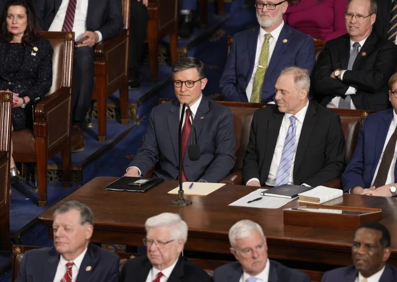 Mike Johnson Faces Defeat in Re-election for Speaker's Position, A Test of Republican Unity