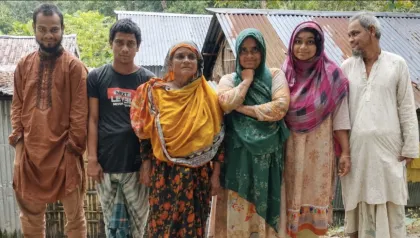 কুড়িগ্রামে একই পরিবারের ছয়জন মানসিক অসুস্থ, অভাবে চিকিৎসাহীন জীবন কাটছে মায়ের সংসারে