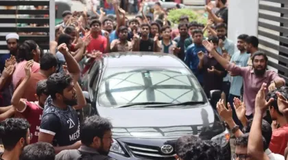 চুয়েট উপাচার্যকে ৩০ ঘণ্টা অবরুদ্ধ রাখার পর উদ্ধার, শিক্ষার্থীদের আন্দোলনে উত্তেজনা