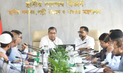 যেকোনো মূল্যে ডেঙ্গু প্রতিরোধ করতে হবে।" মাঠে নেমে সরাসরি তদারকিতে প্রতিমন্ত্রী মীর শাহে আলম